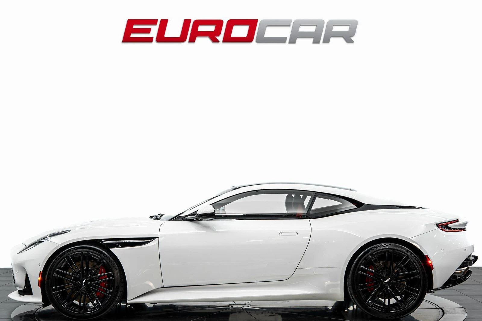 2024 Aston Martin DB12, 2/20