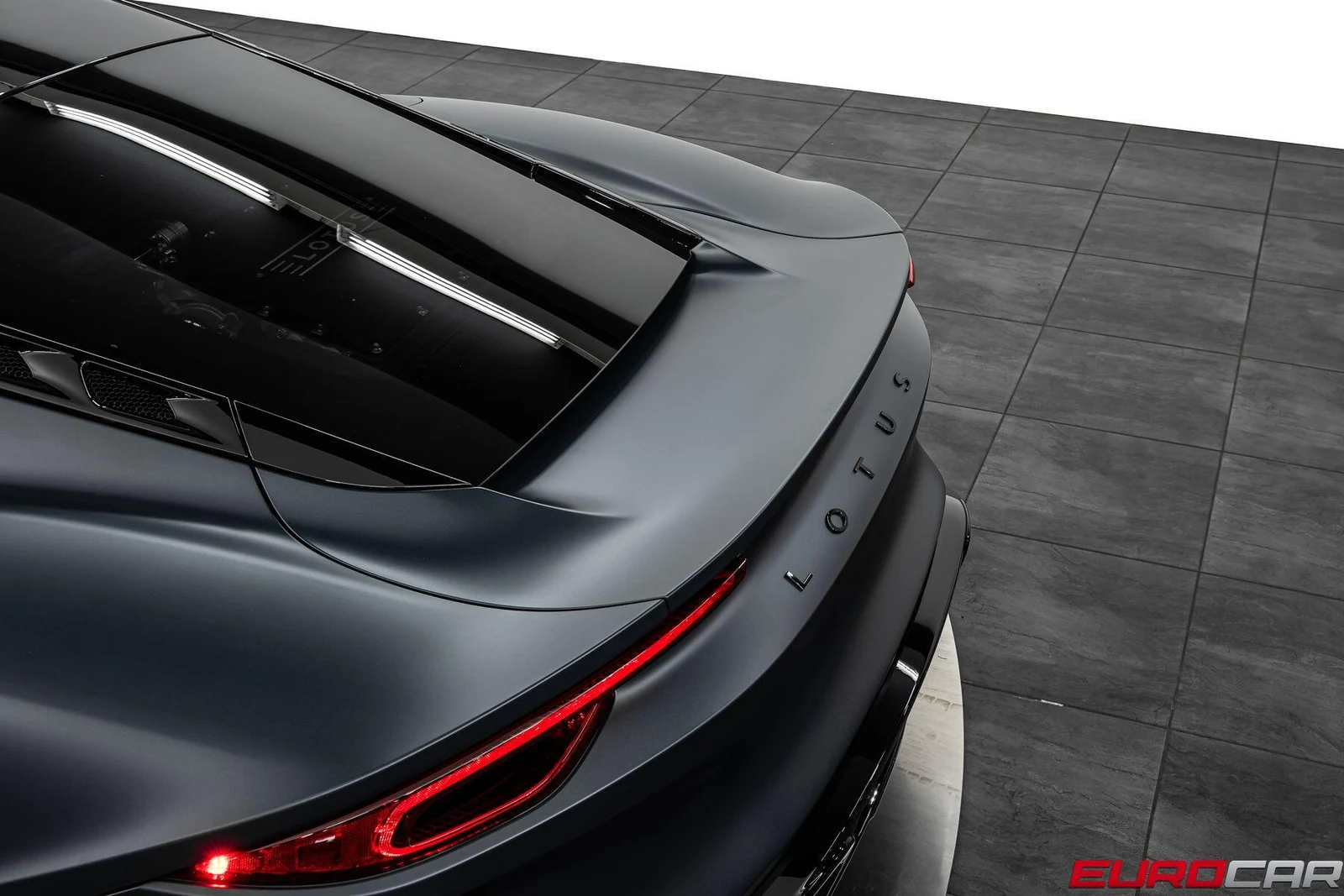 2026 Lotus Emira V6 SE Scura, 18/20
