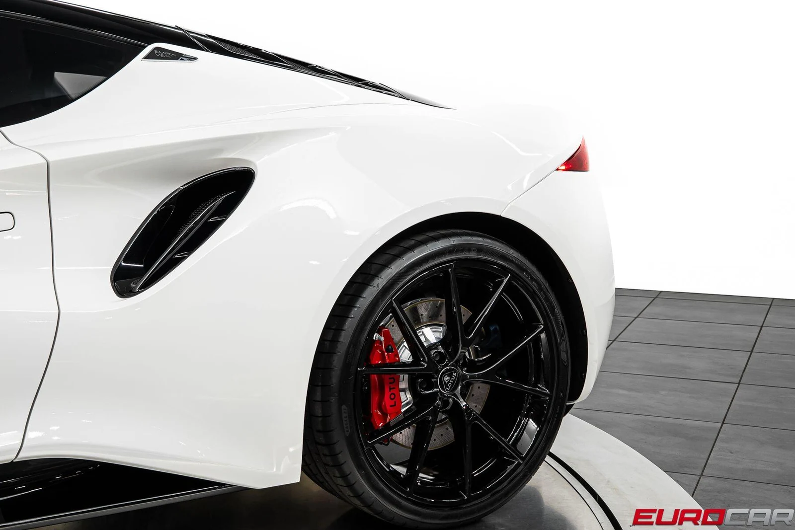2026 Lotus Emira V6 SE, 15/20