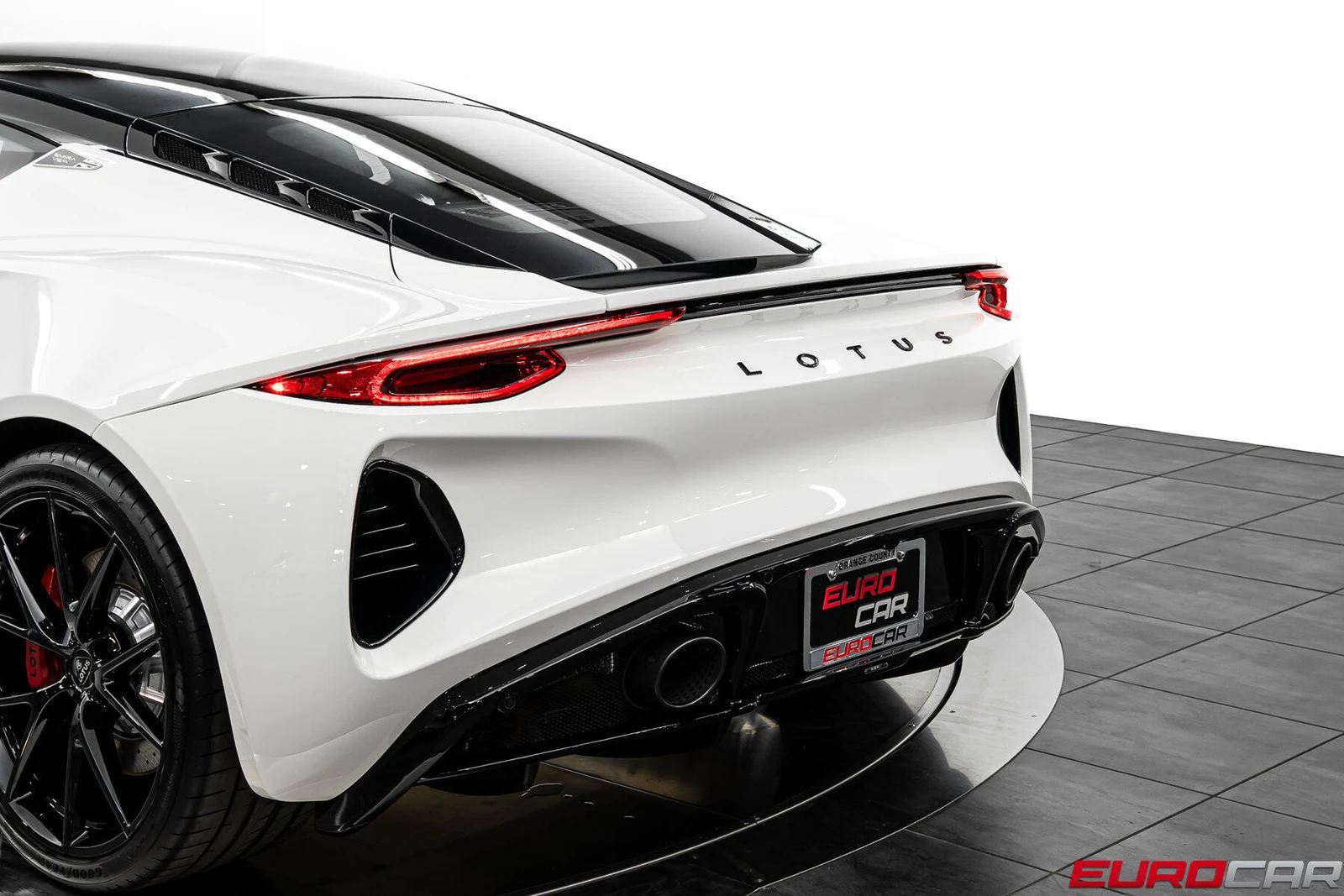 2026 Lotus Emira V6 SE, 17/20