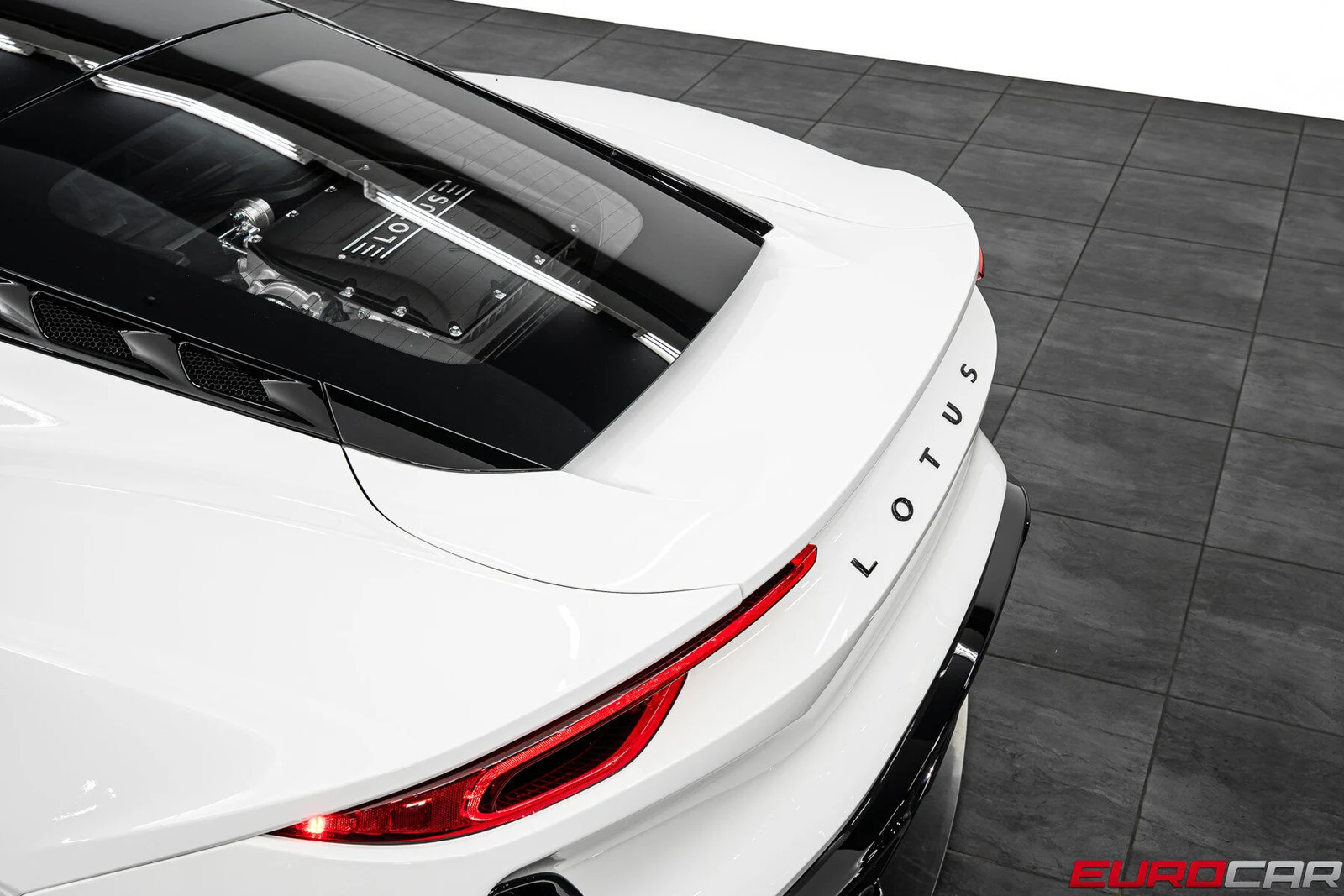 2026 Lotus Emira V6 SE, 18/20