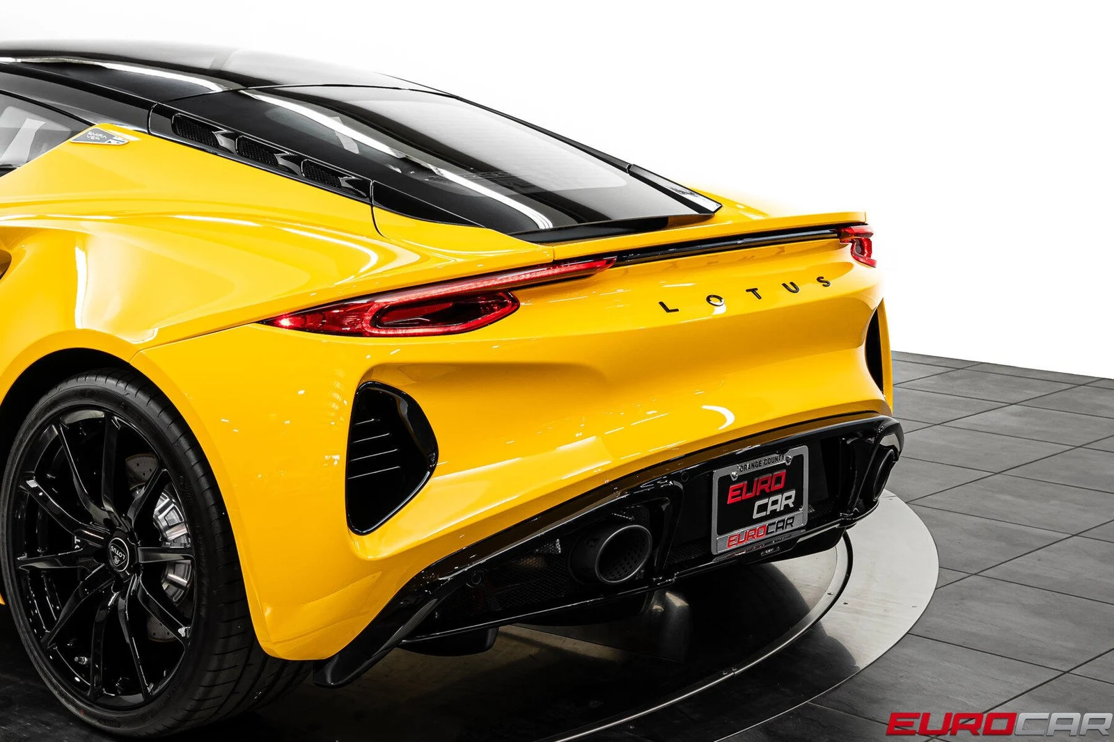 2026 Lotus Emira V6 SE, 17/20
