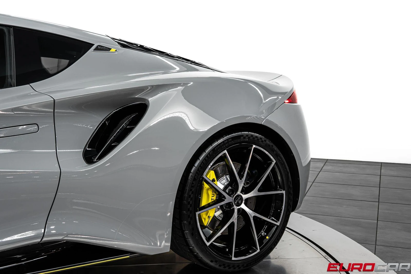 2026 Lotus Emira Turbo SE Racing Line, 17/20