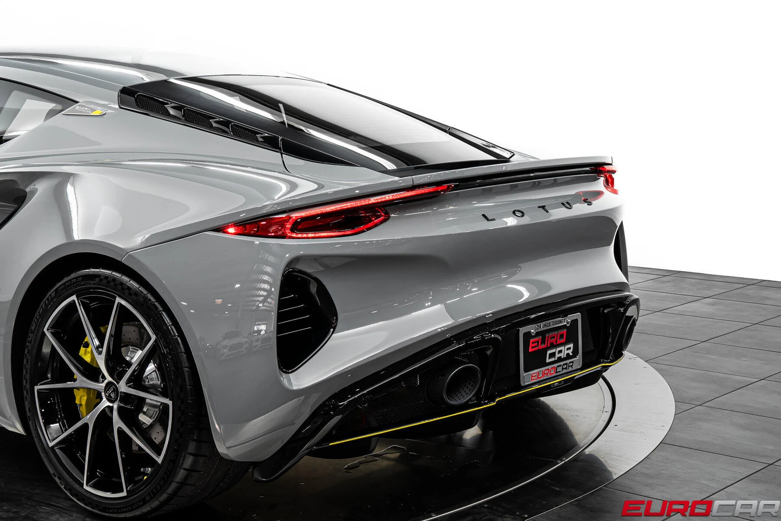 2026 Lotus Emira Turbo SE Racing Line, 19/20