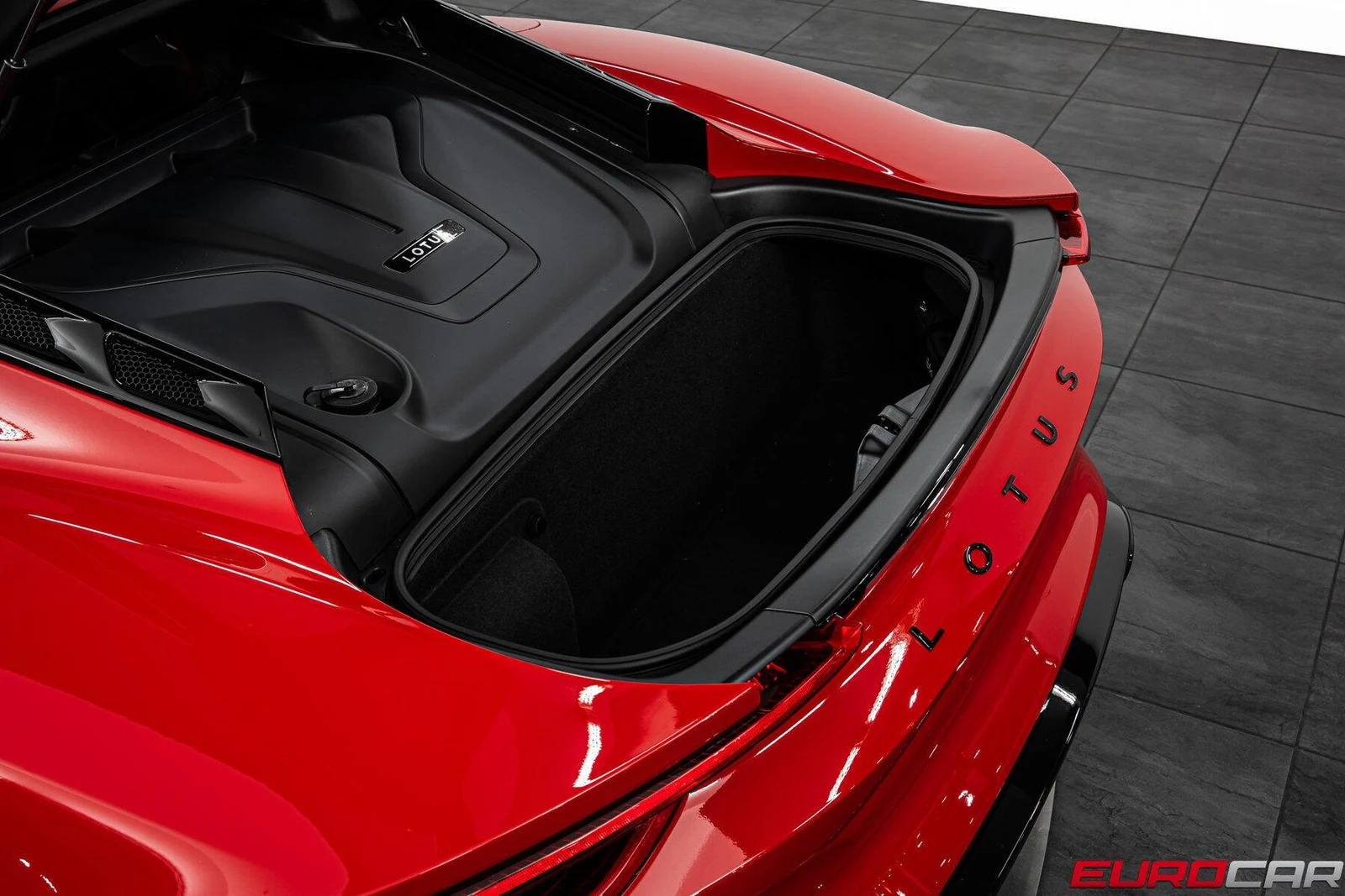 2026 Lotus Emira Turbo SE, 16/20