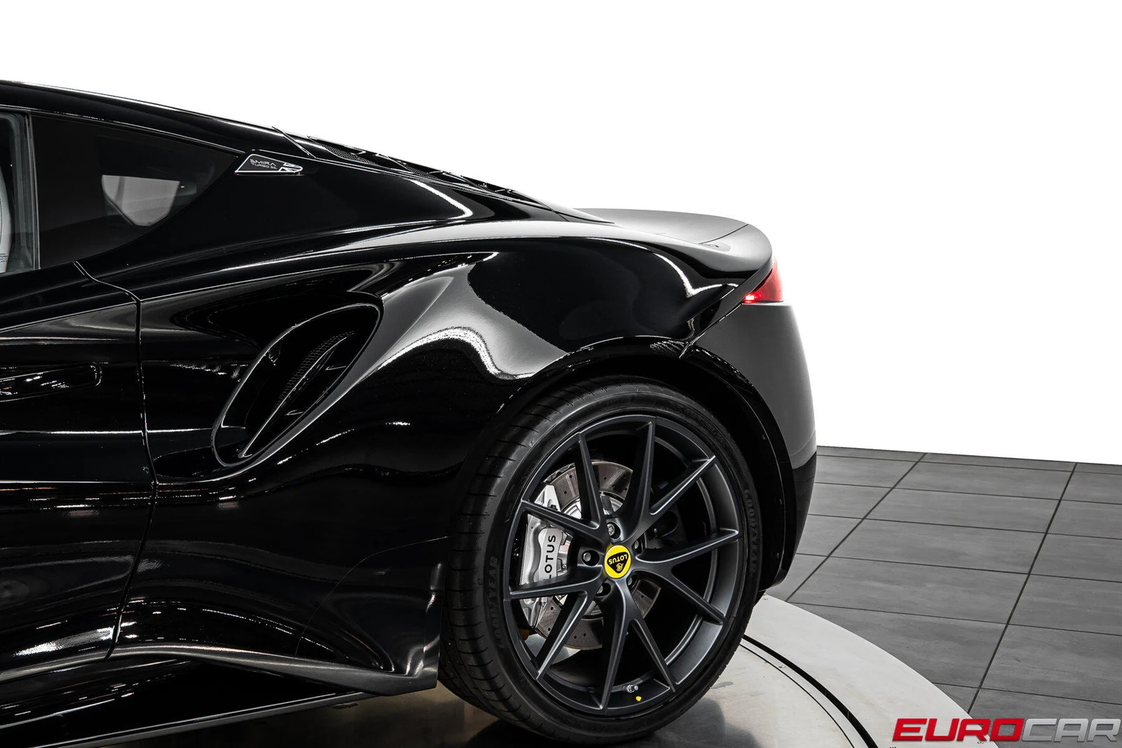 2026 Lotus Emira Turbo SE, 15/20