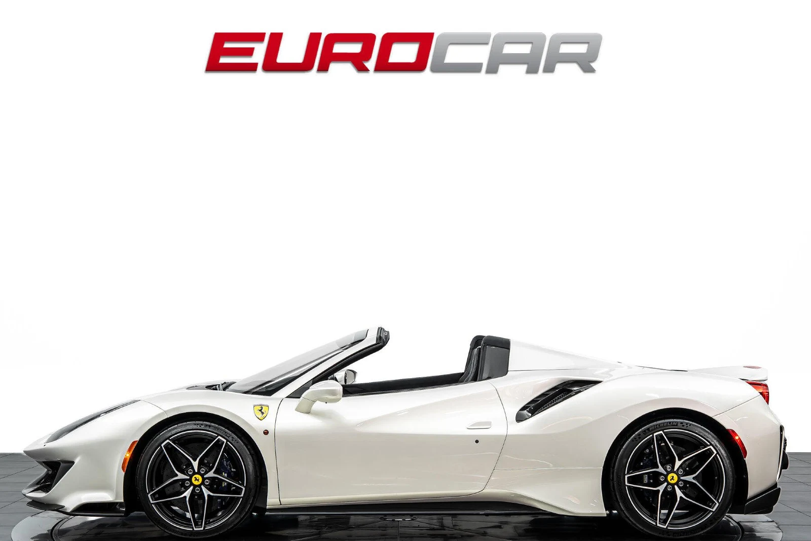 2020 Ferrari 488 Pista Spider, 2/30