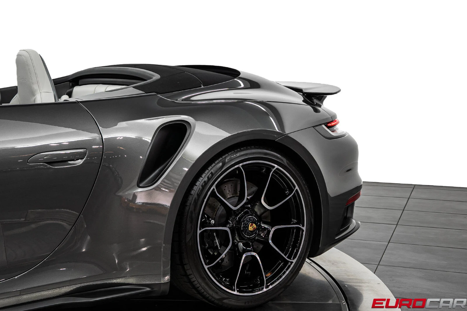 2022 Porsche 911 Turbo Cabriolet, 14/30