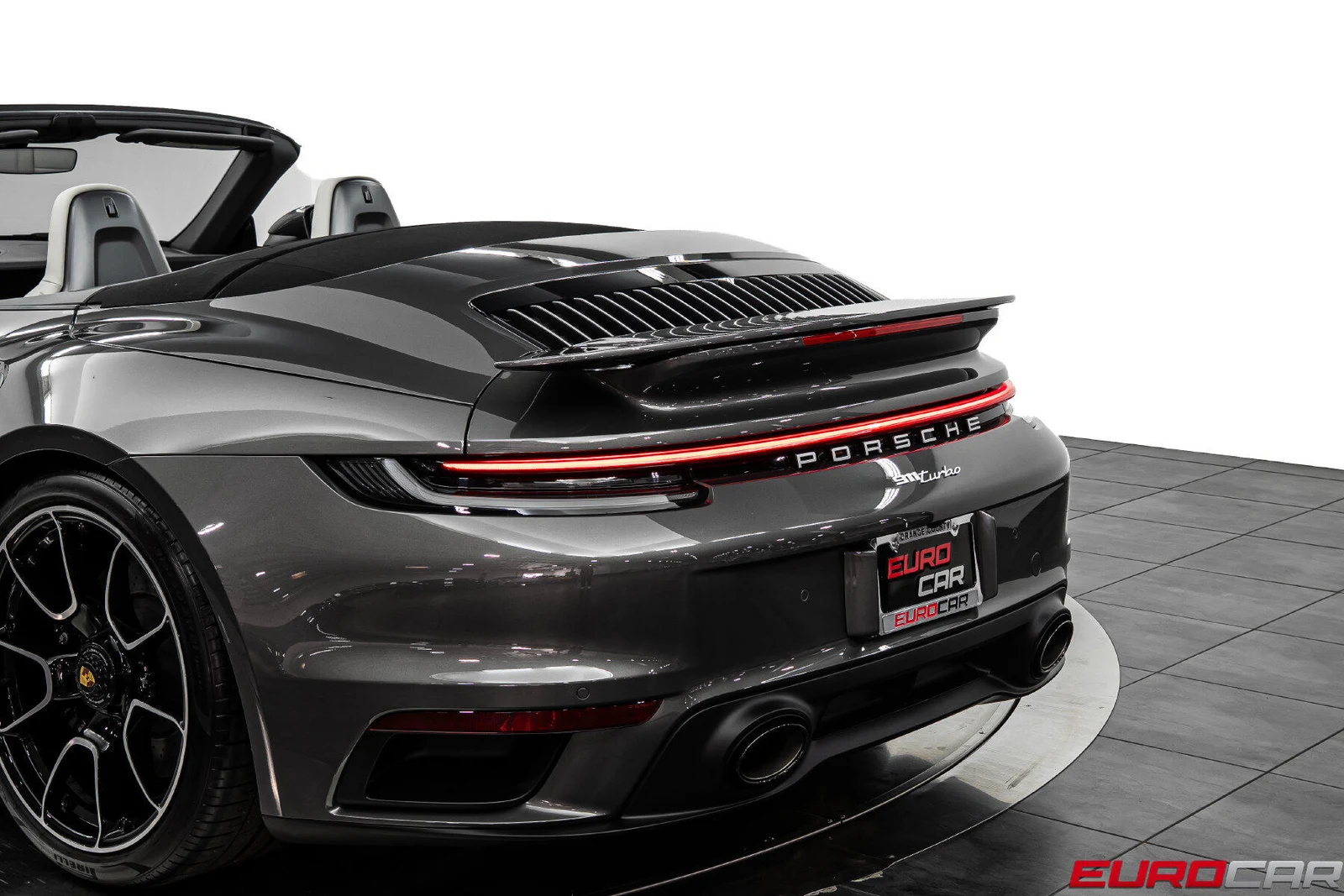 2022 Porsche 911 Turbo Cabriolet, 15/30