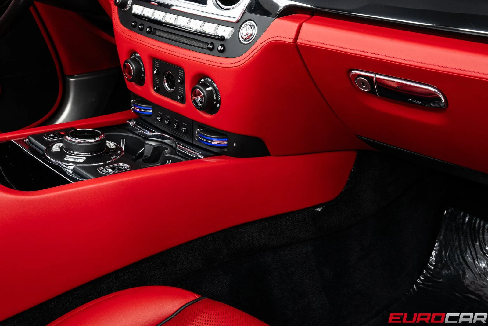 2018 Rolls-Royce Dawn interior, Red