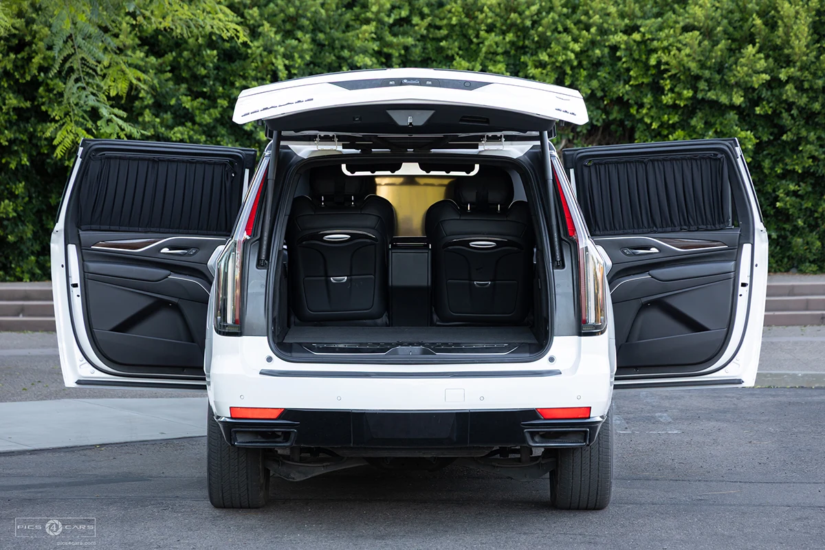 2022 Cadillac Escalade ESV Sport Platinum trunk