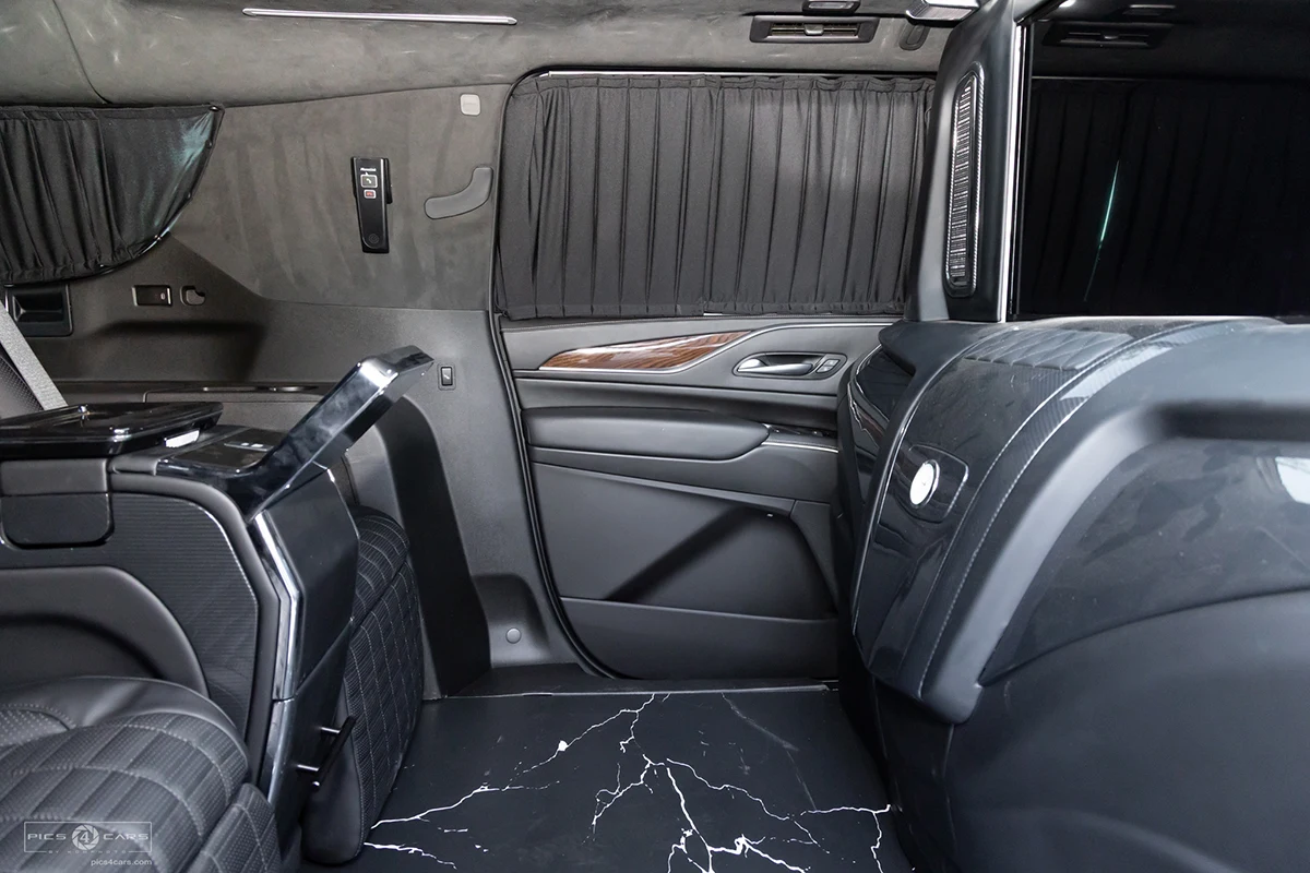 2022 Cadillac Escalade ESV Sport Platinum interior, door panel
