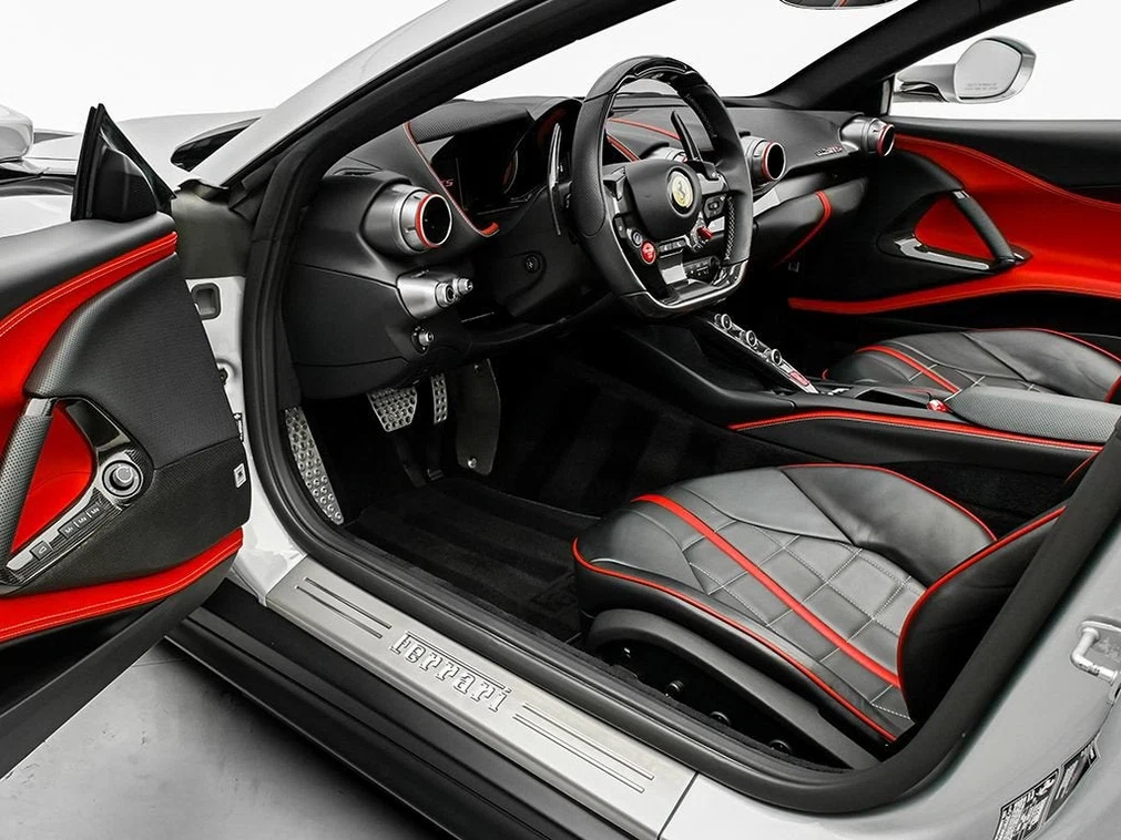 2021 Ferrari 812 GTS, 10/30