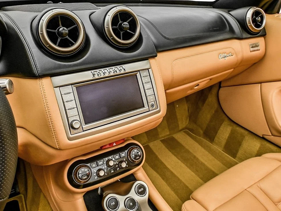 2010 Ferrari California, 12/30
