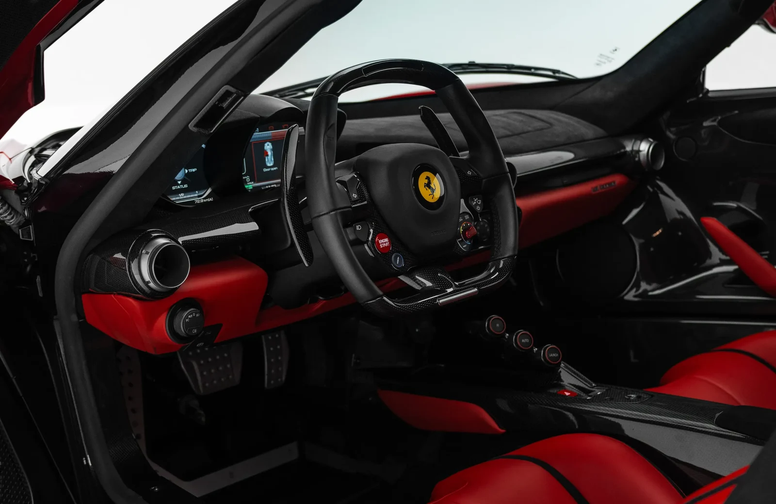 2014 Ferrari LaFerrari interior, dashboard
