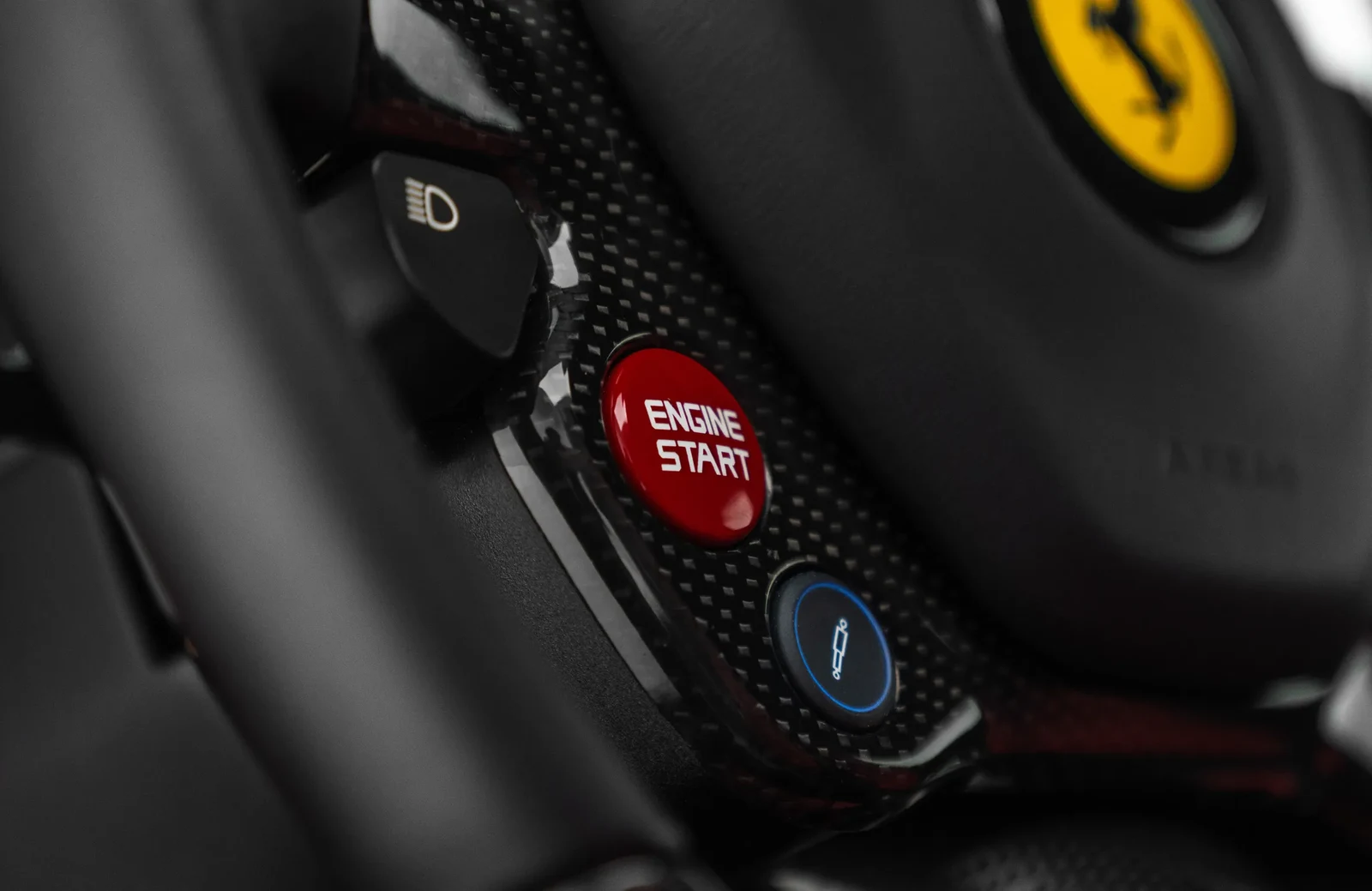 2014 Ferrari LaFerrari interior