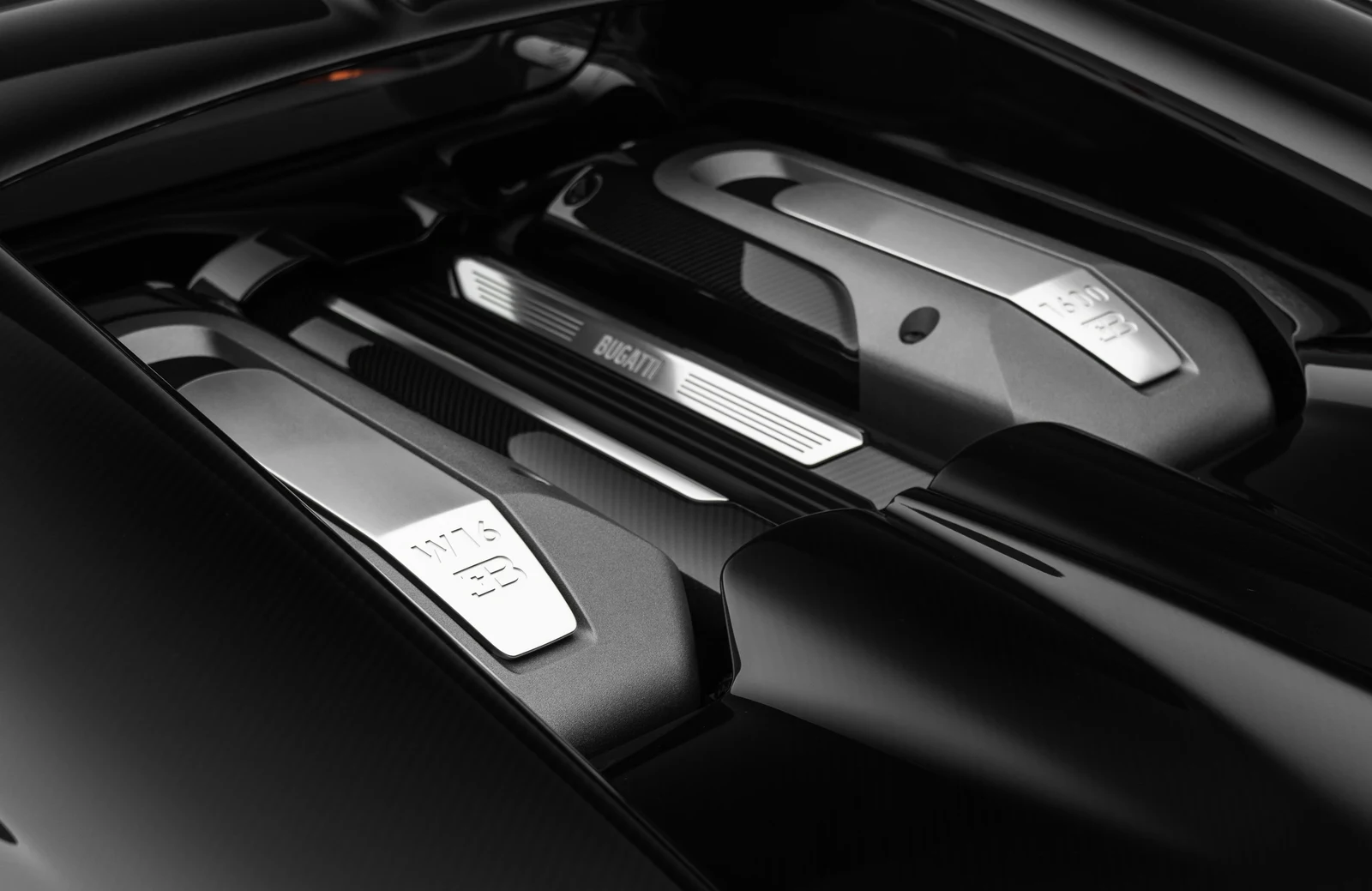 2025 Bugatti W16 Mistral interior, center console