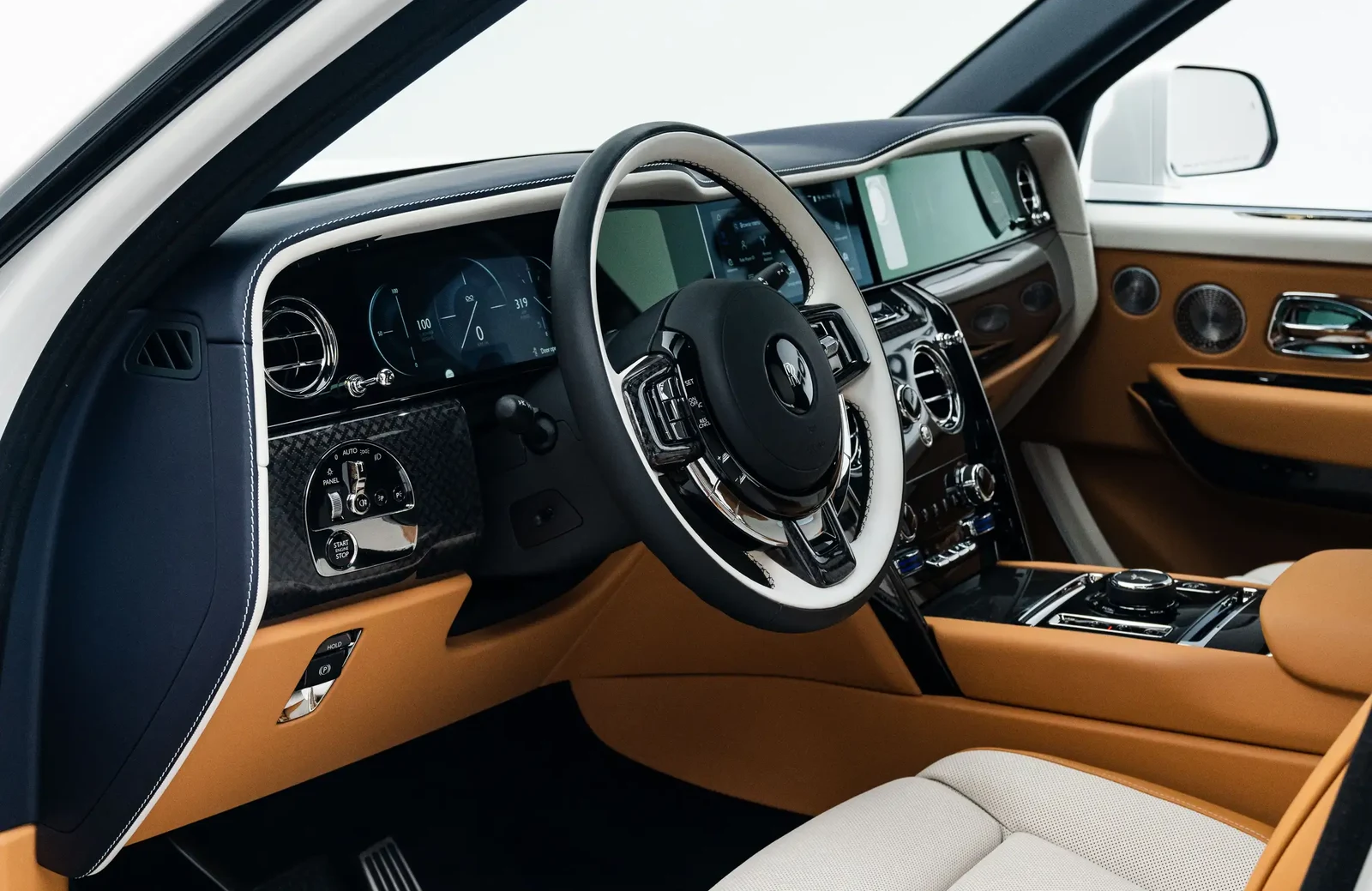 2025 Rolls-Royce Cullinan Black Badge Series II interior, dashboard, Brown and White