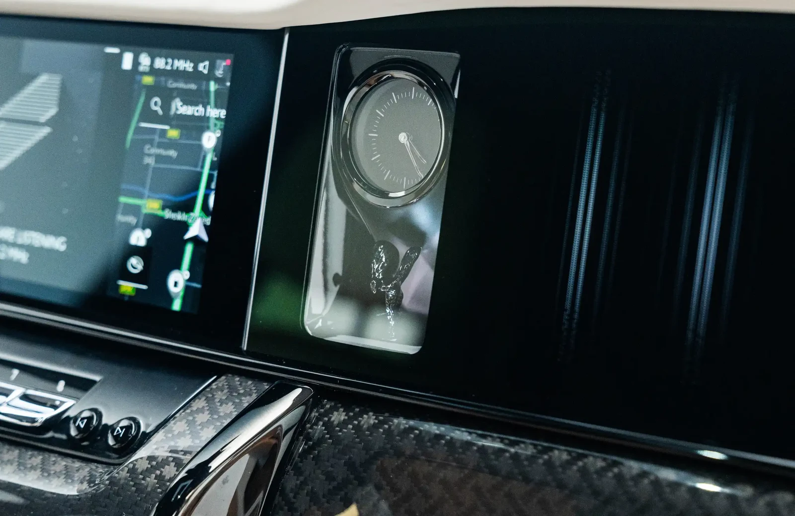 2025 Rolls-Royce Cullinan Black Badge Series II interior, Brown and White