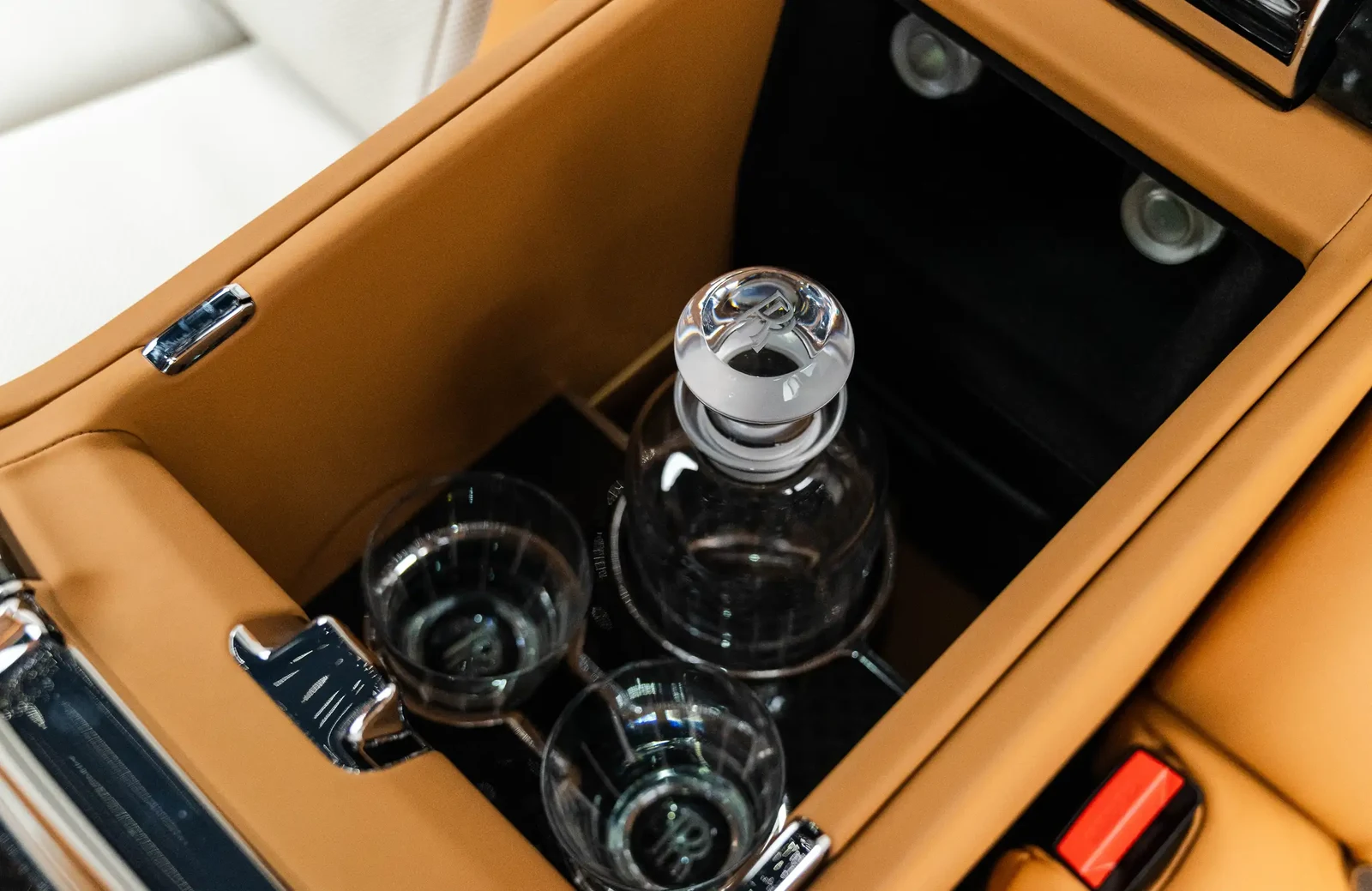 2025 Rolls-Royce Cullinan Black Badge Series II interior, center console, Brown and White