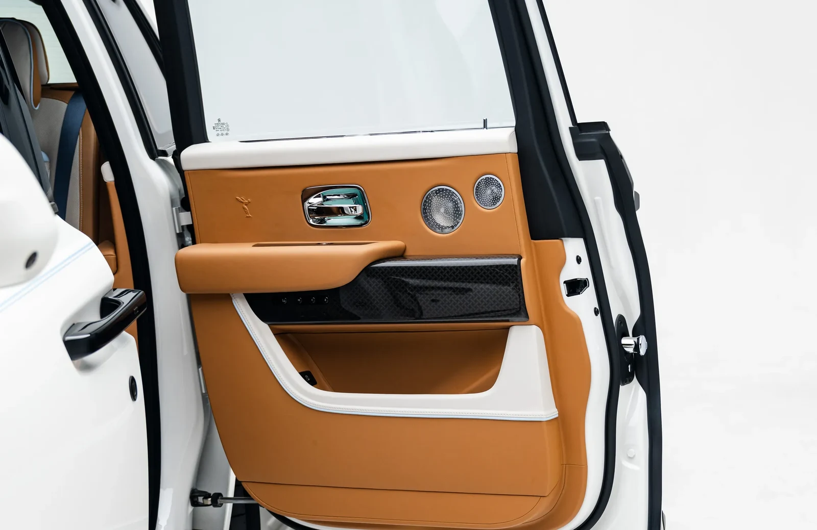 2025 Rolls-Royce Cullinan Black Badge Series II interior, door panel, Brown and White