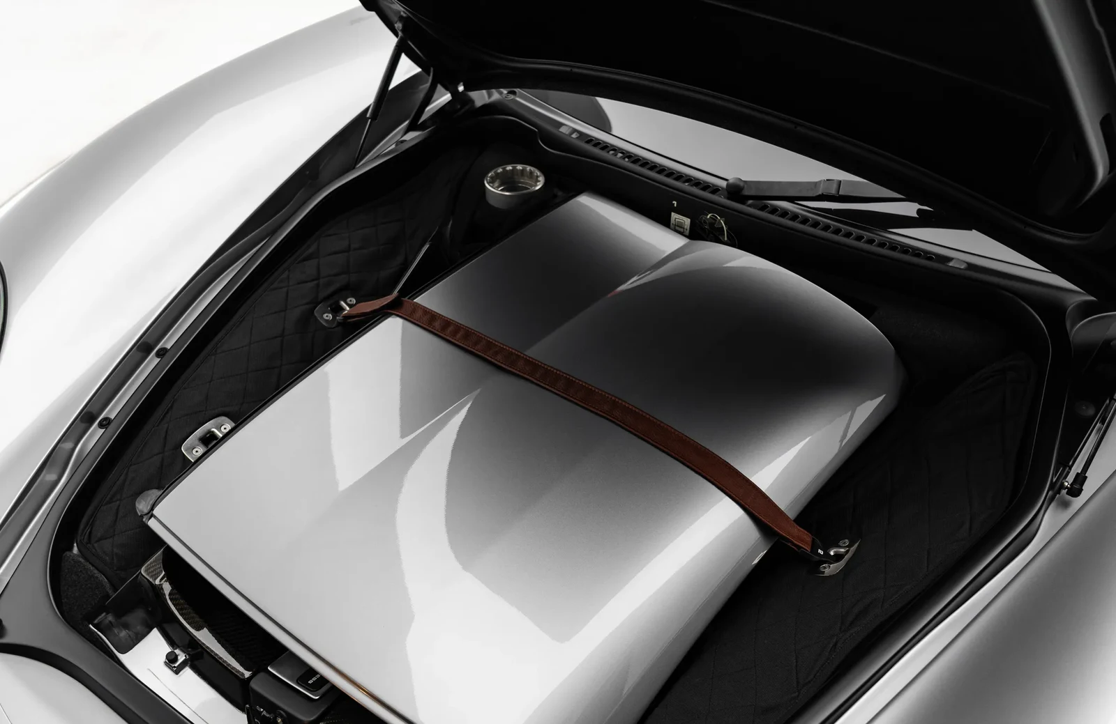 2006 Porsche Carrera GT trunk