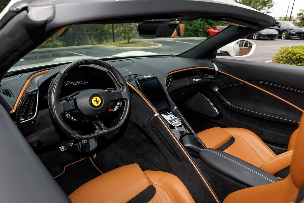 2024 Ferrari Roma Spider, 10/20
