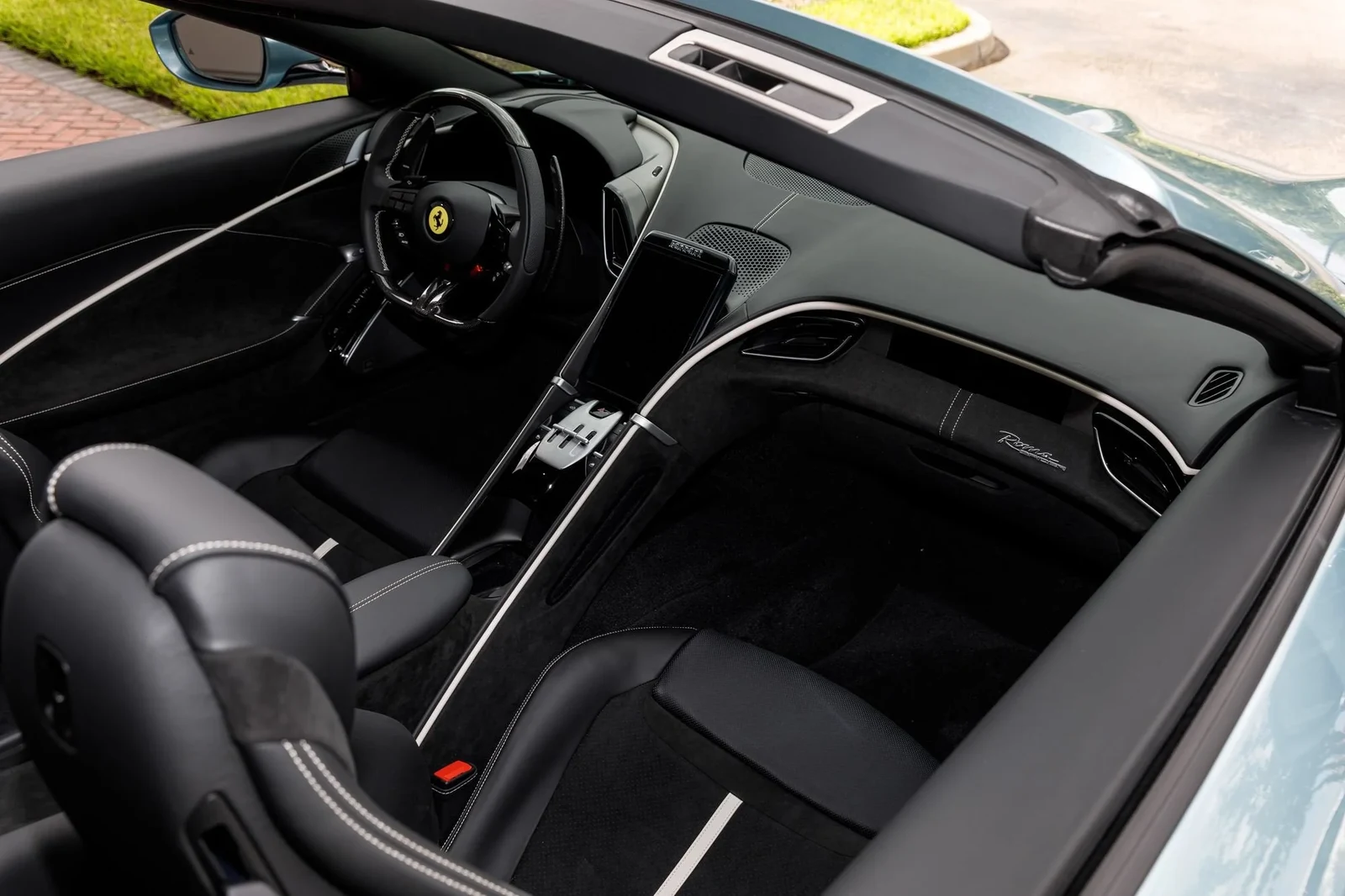 2026 Ferrari Roma Spider, 17/20