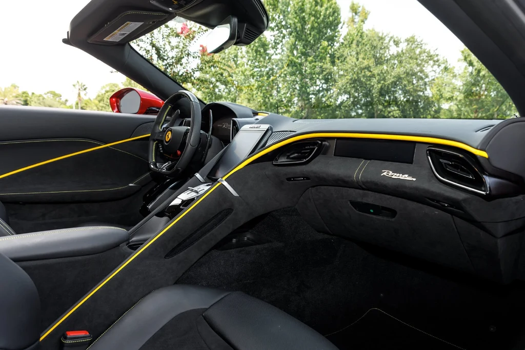 2025 Ferrari Roma Spider, 16/20