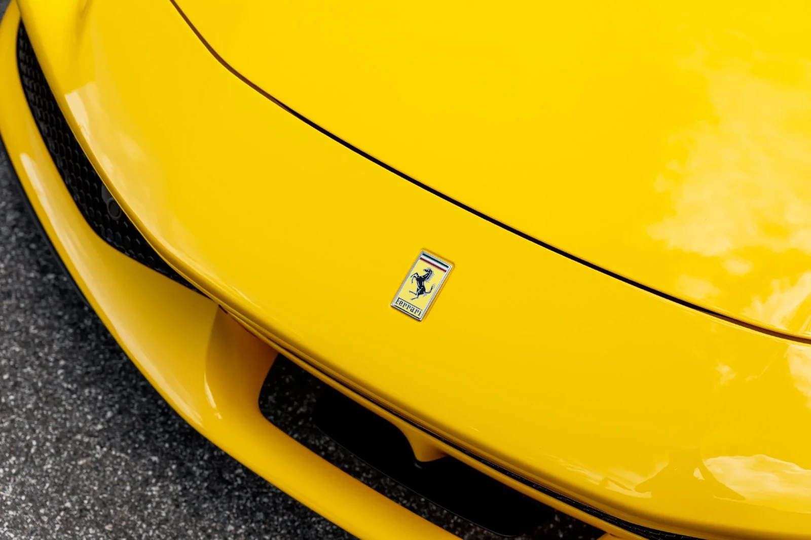 2025 Ferrari 296 GTS, 11/20