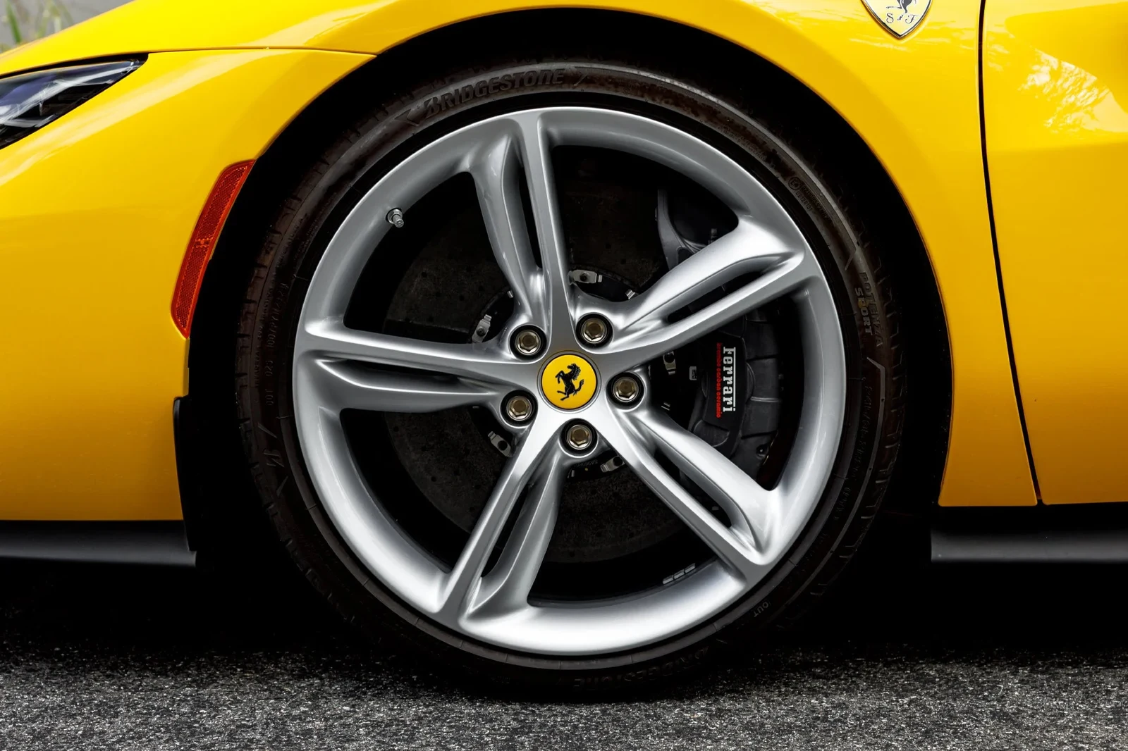 2025 Ferrari 296 GTS, 16/20