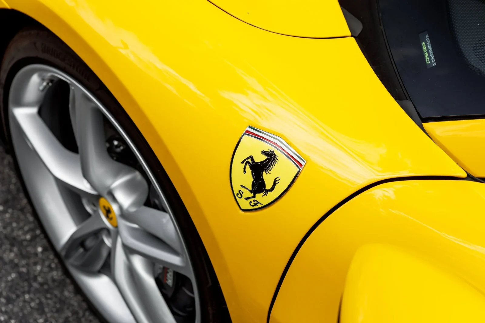 2025 Ferrari 296 GTS, 17/20