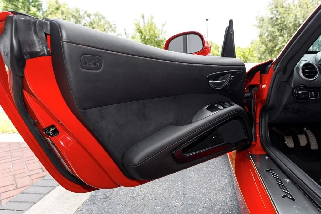 2017 Dodge Viper GTC, 17/20