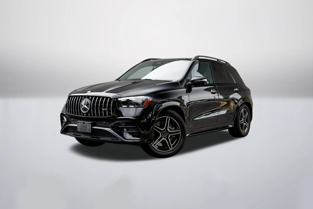Mercedes-AMG GLE 53 4MATIC+ in a front three-quarter view