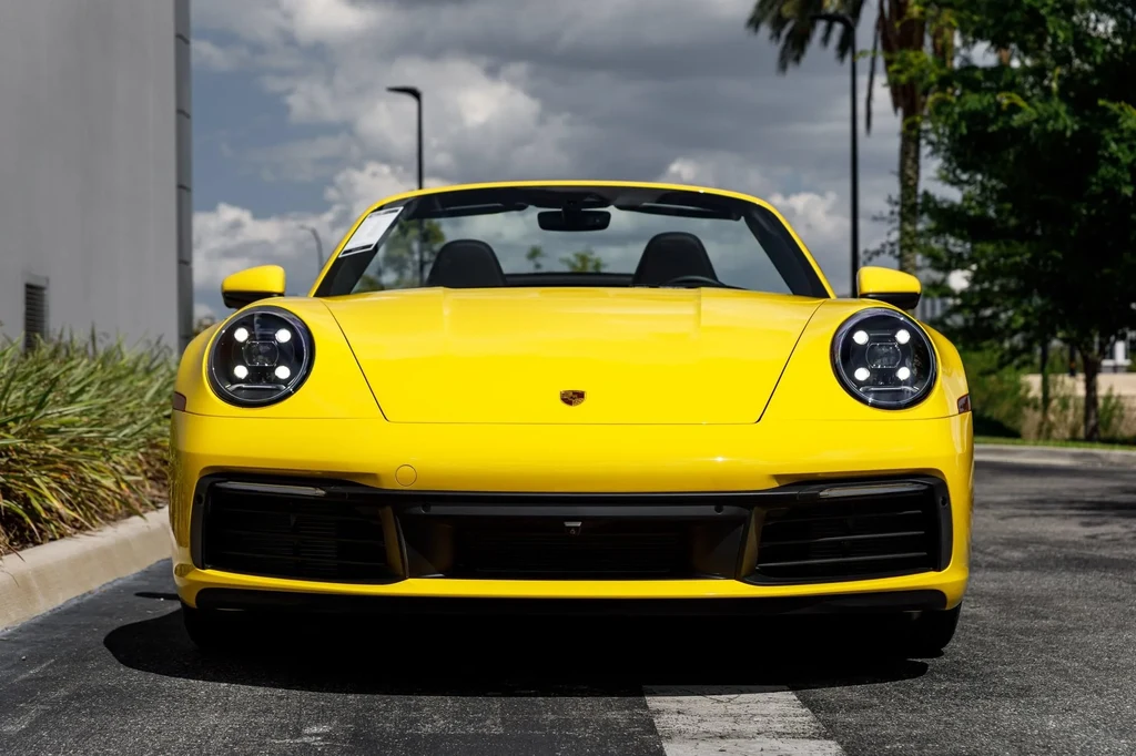 2022 Porsche 911 (992) Carrera Cabriolet, 4/20