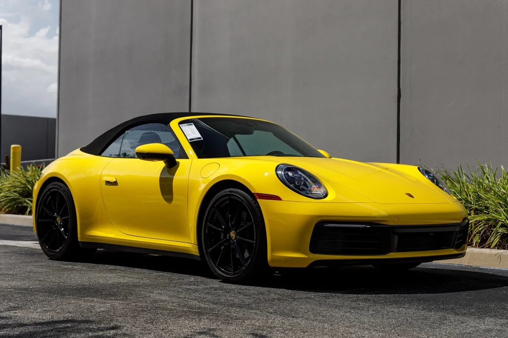 2022 Porsche 911 (992) Carrera Cabriolet, 7/20