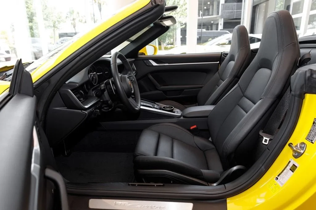 2022 Porsche 911 (992) Carrera Cabriolet, 18/20