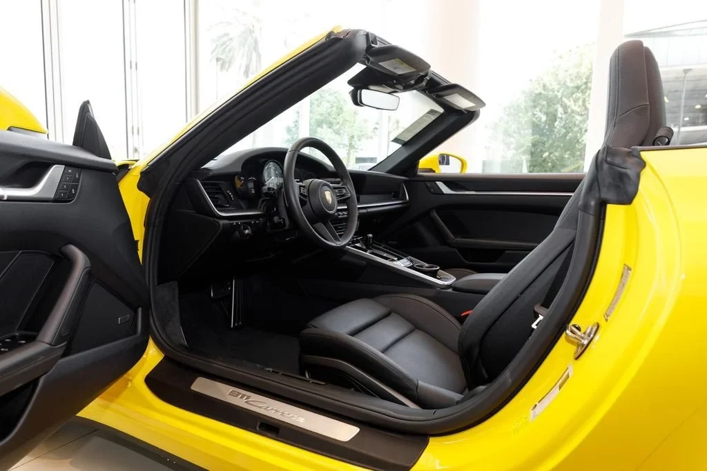 2022 Porsche 911 (992) Carrera Cabriolet, 19/20