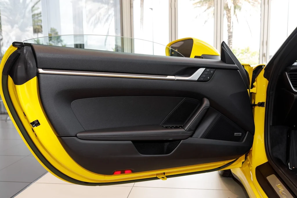 2022 Porsche 911 (992) Carrera Cabriolet, 20/20