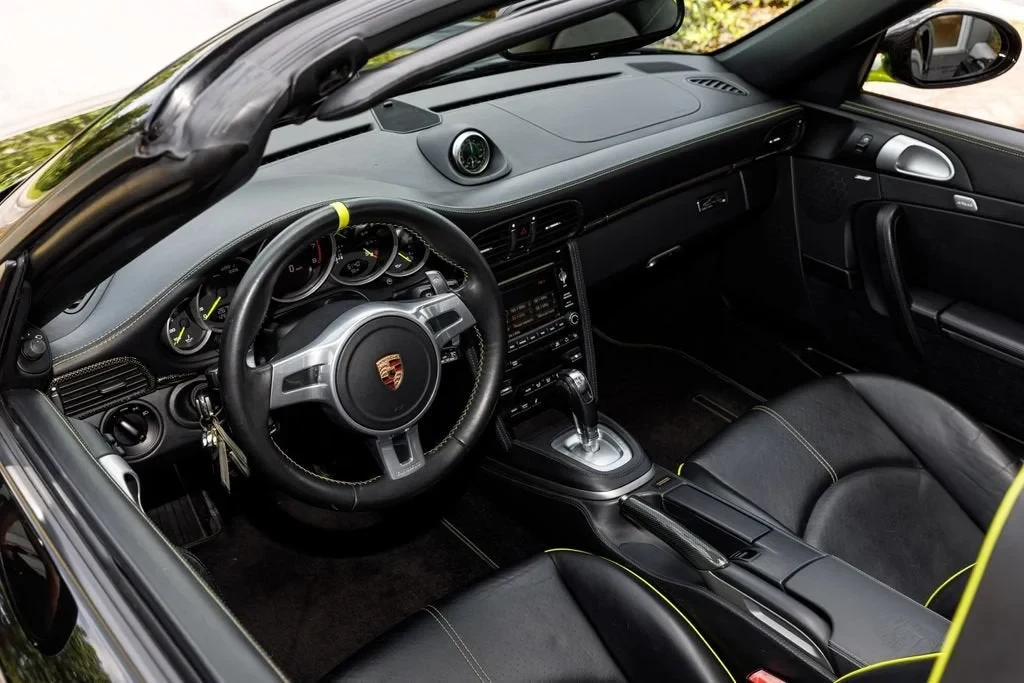 2012 Porsche 911 (997) Turbo S Cabriolet, 19/20