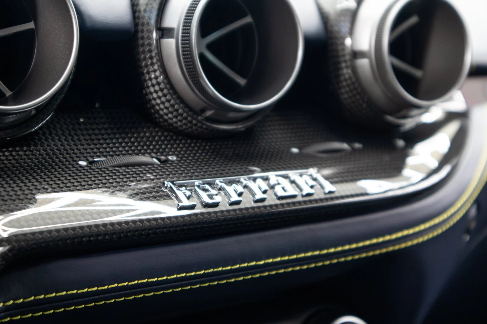 2017 Ferrari F12berlinetta, 16/18