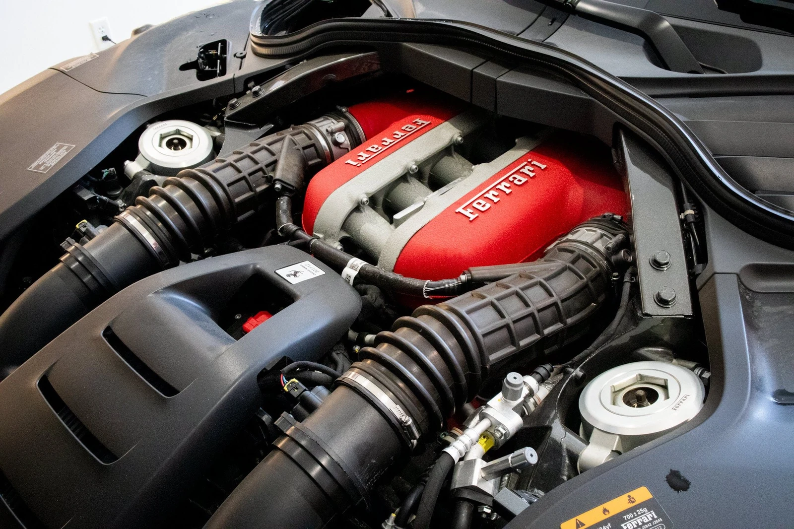 2023 Ferrari Purosangue, 10/17