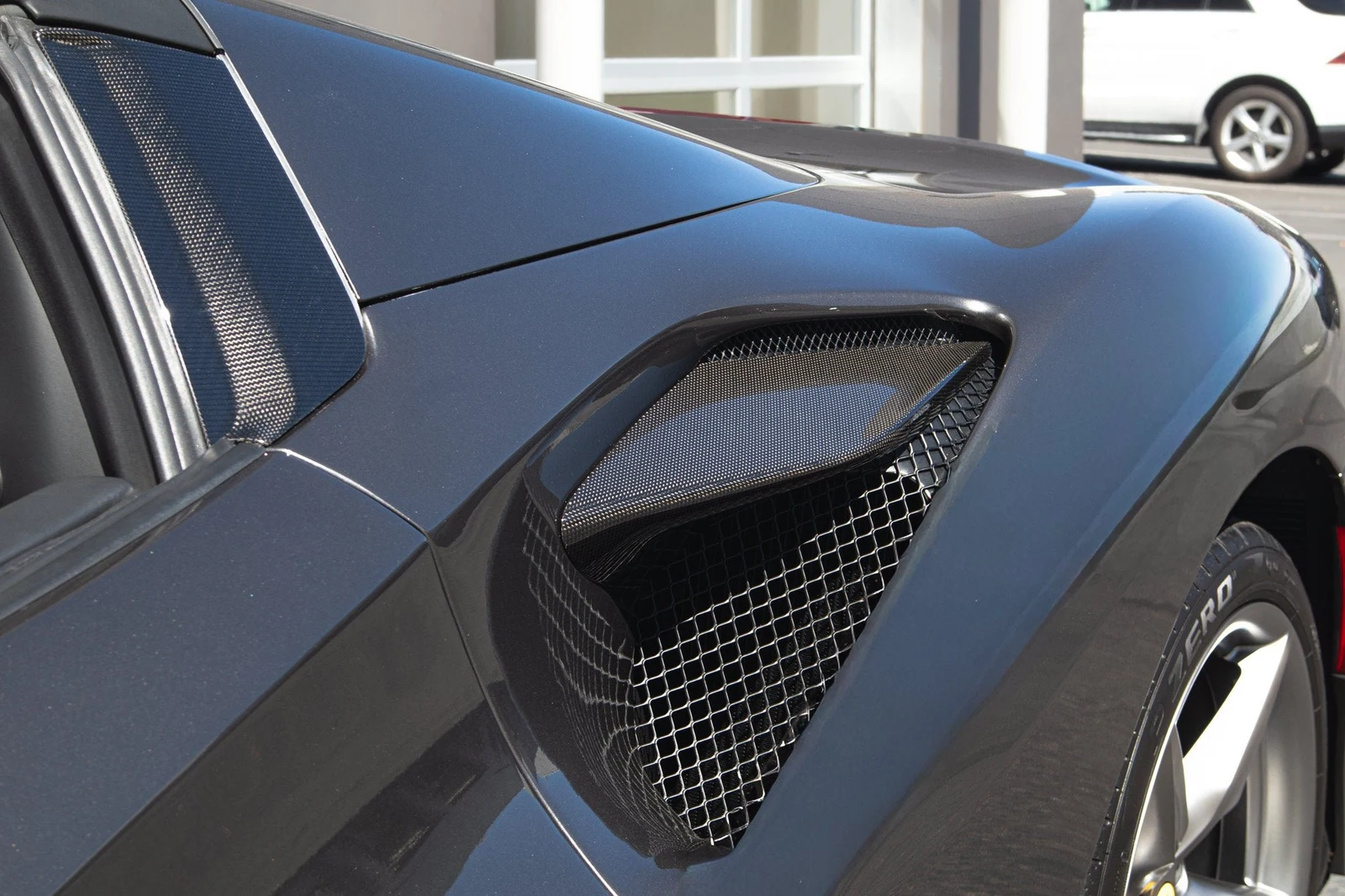 2022 Ferrari F8 Spider, 3/20