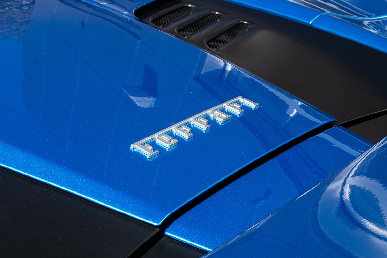 2022 Ferrari F8 Spider, 6/20