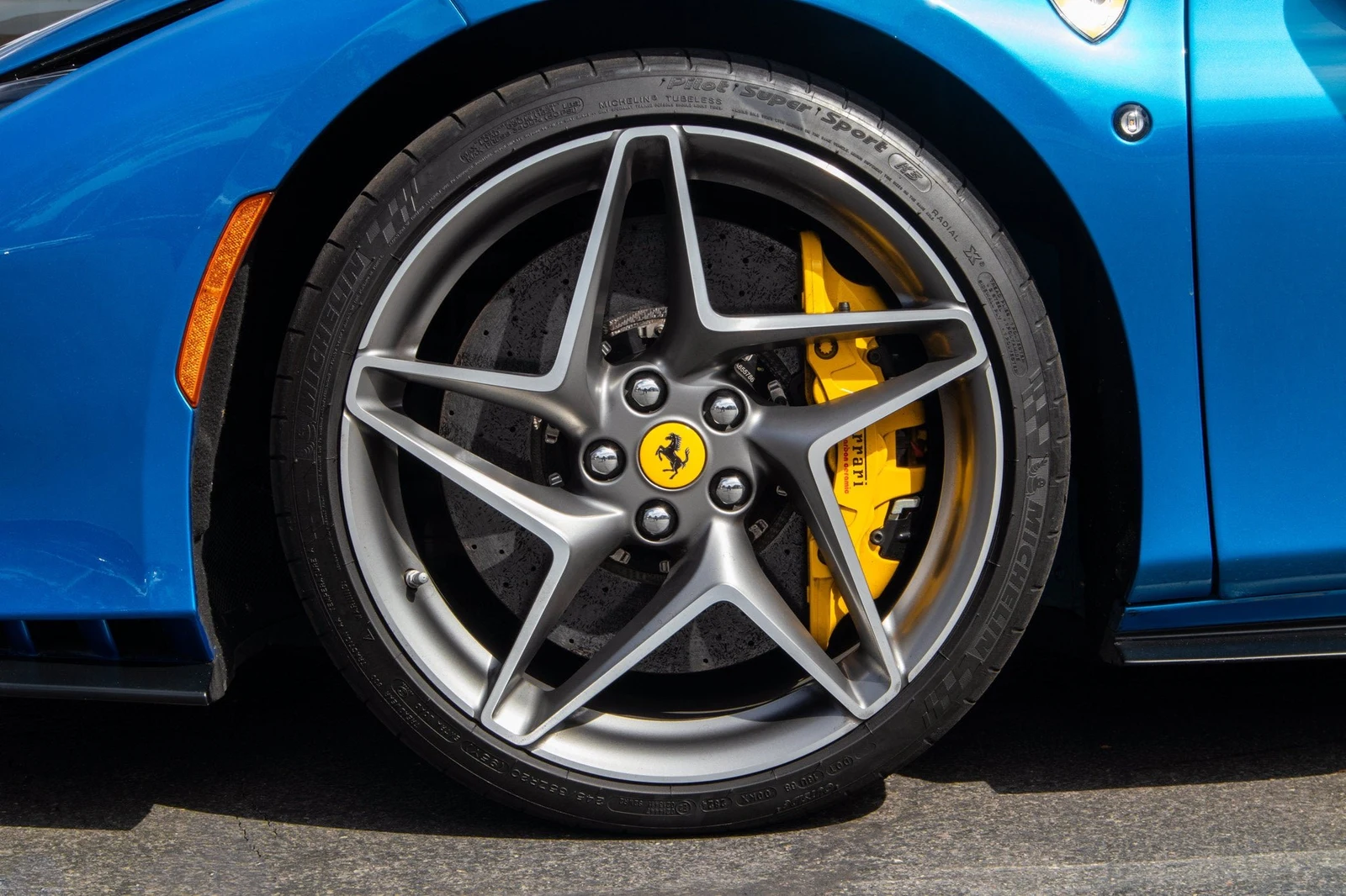 2022 Ferrari F8 Spider, 15/20