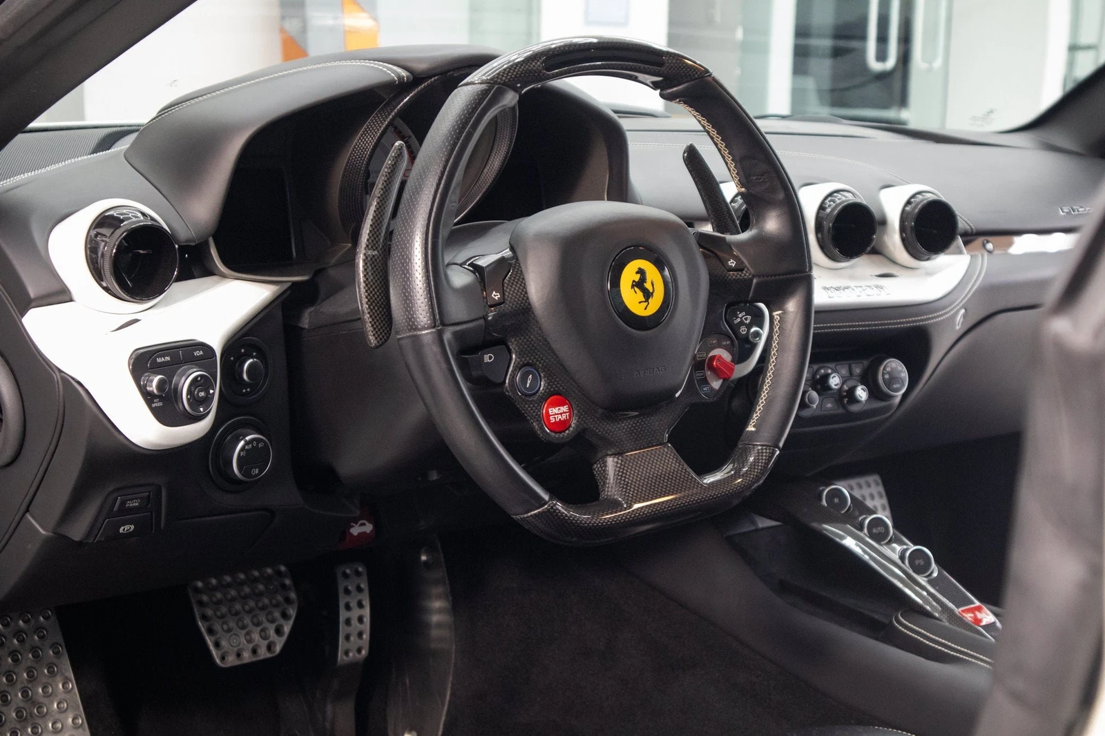 2016 Ferrari F12berlinetta, 13/17
