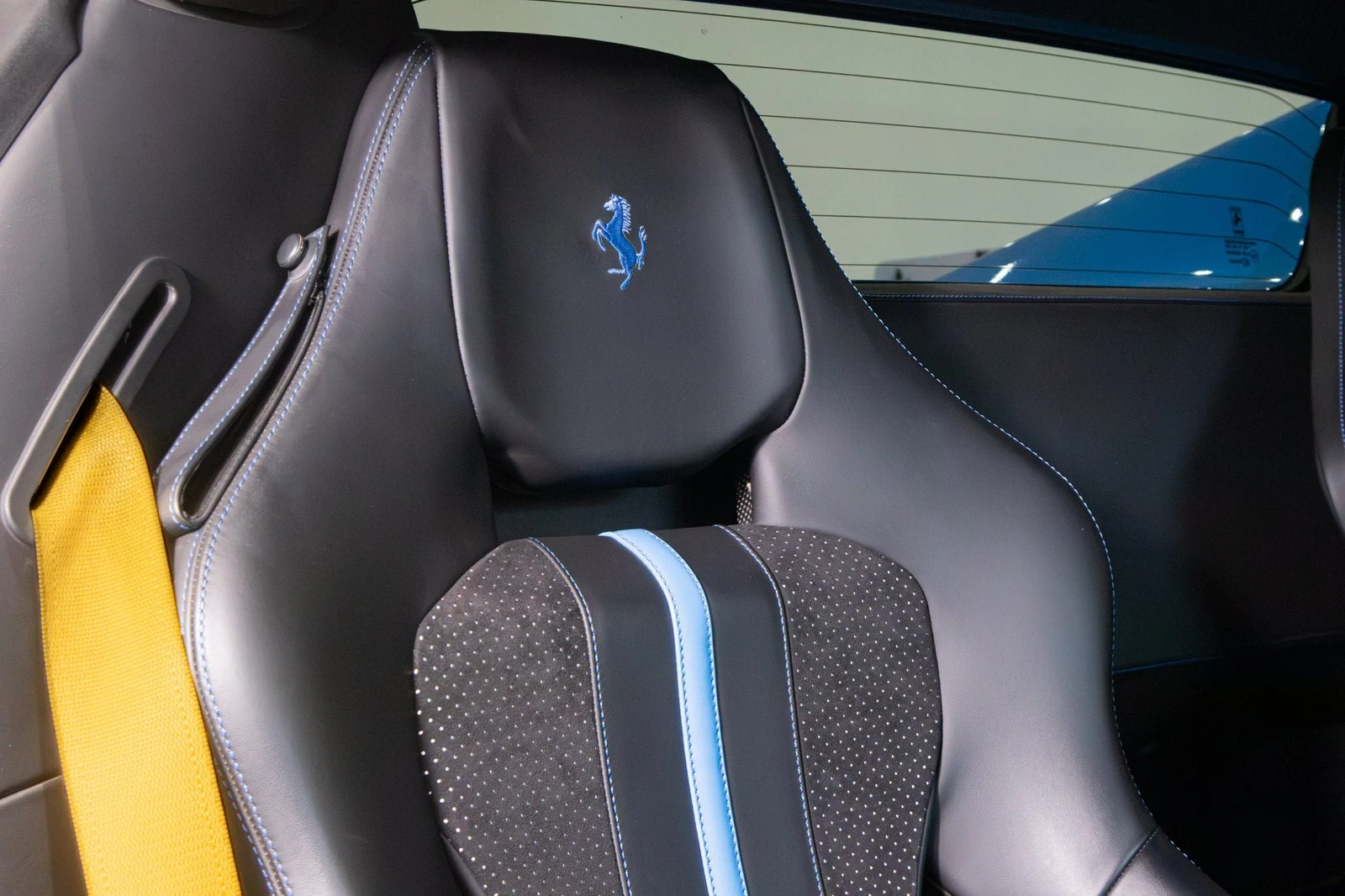 2022 Ferrari F8 Spider, 18/20