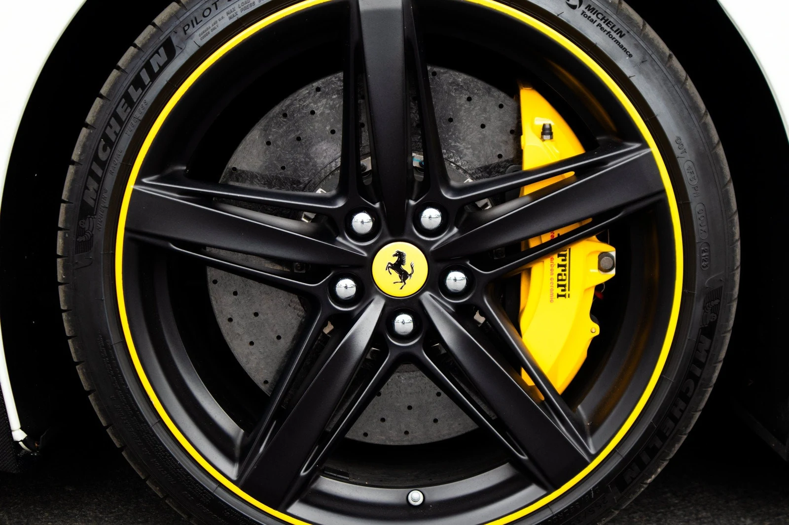 2015 Ferrari F12berlinetta, 11/18