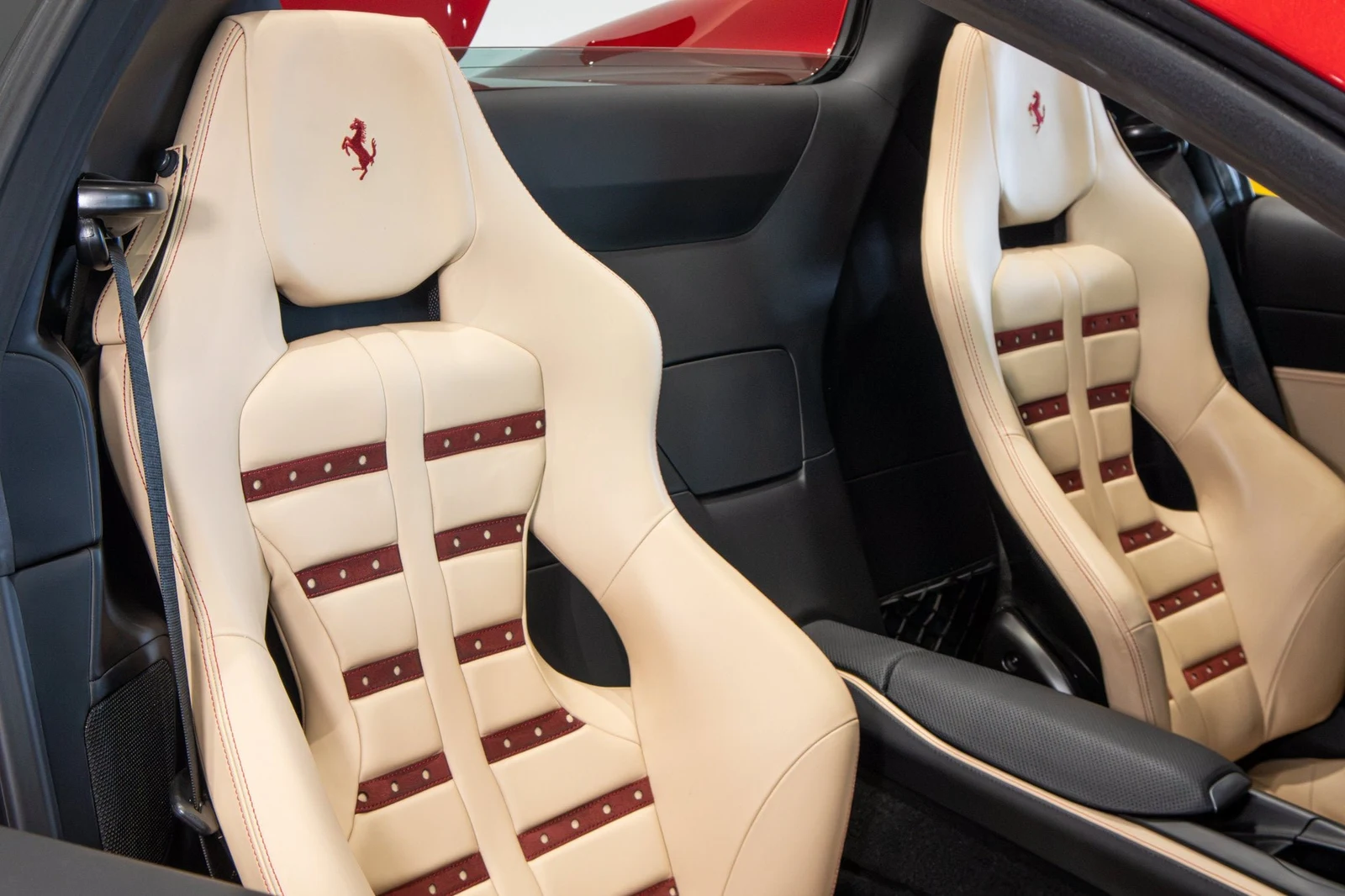 2021 Ferrari 812 GTS, 20/20
