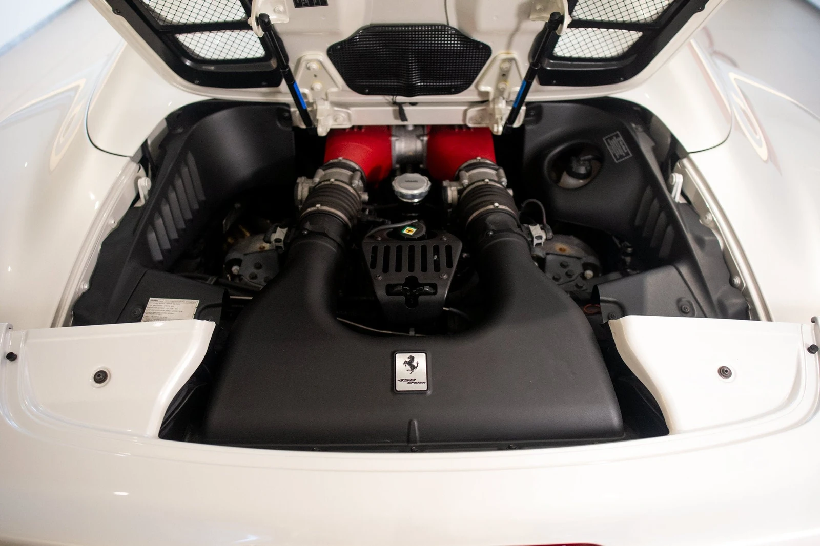 2012 Ferrari 458 Spider, 5/17